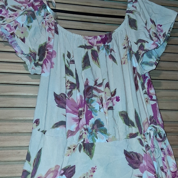 Band of Gypsies Floral Maxi Dress - Pink and Cream - Picture 5 of 9